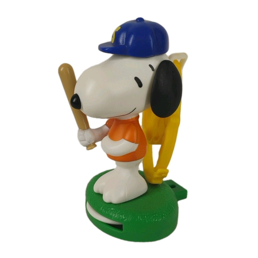 McDonalds Peanuts Snoopy Baseball Disc Shooter Clip Toy 2018 Works